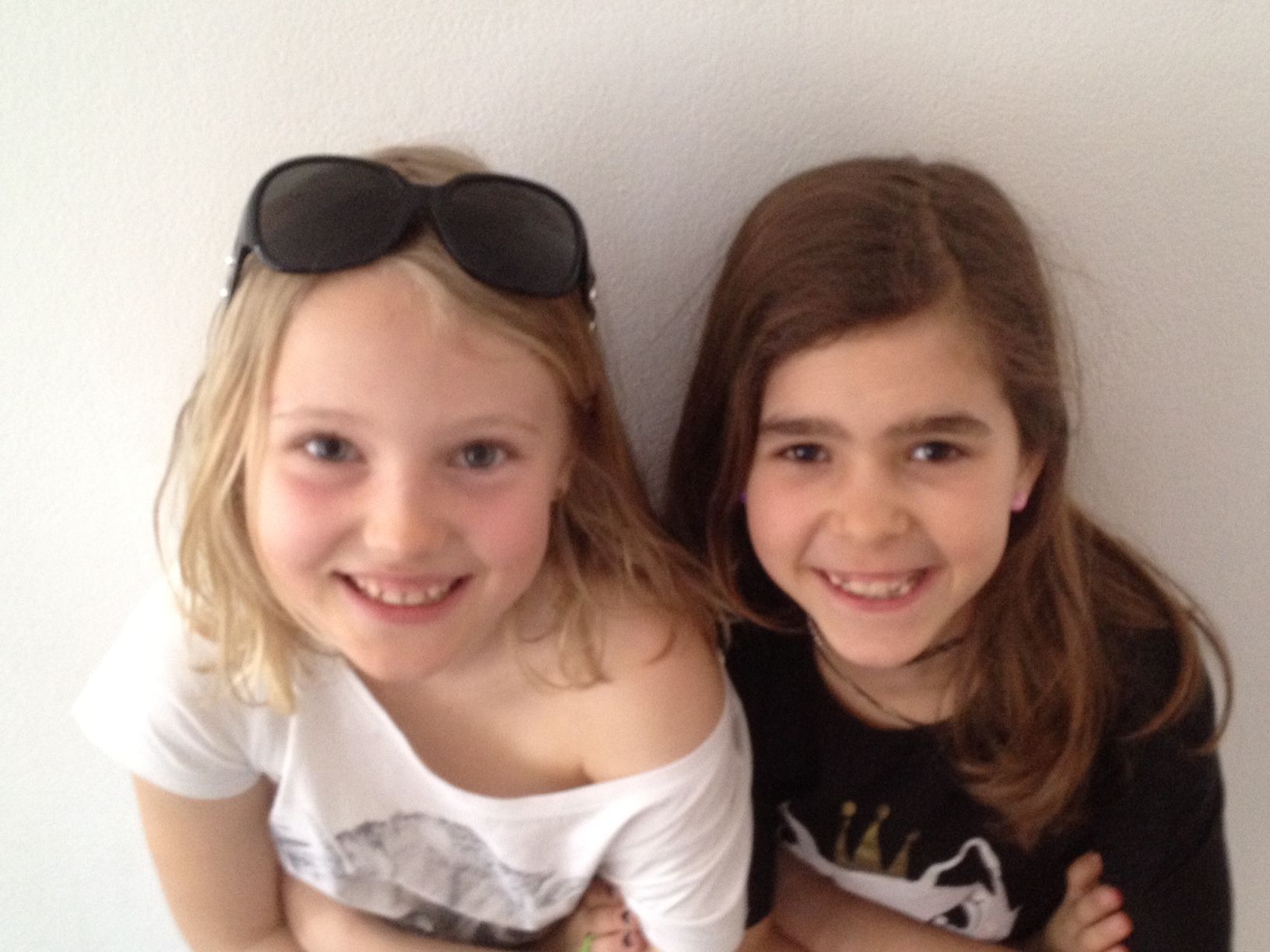 Leonie + Leonie möchten mit ihrer Veranstaltung armen Menschen helfen Leonie + Leonie möchten mit ihrer Veranstaltung armen Menschen helfen