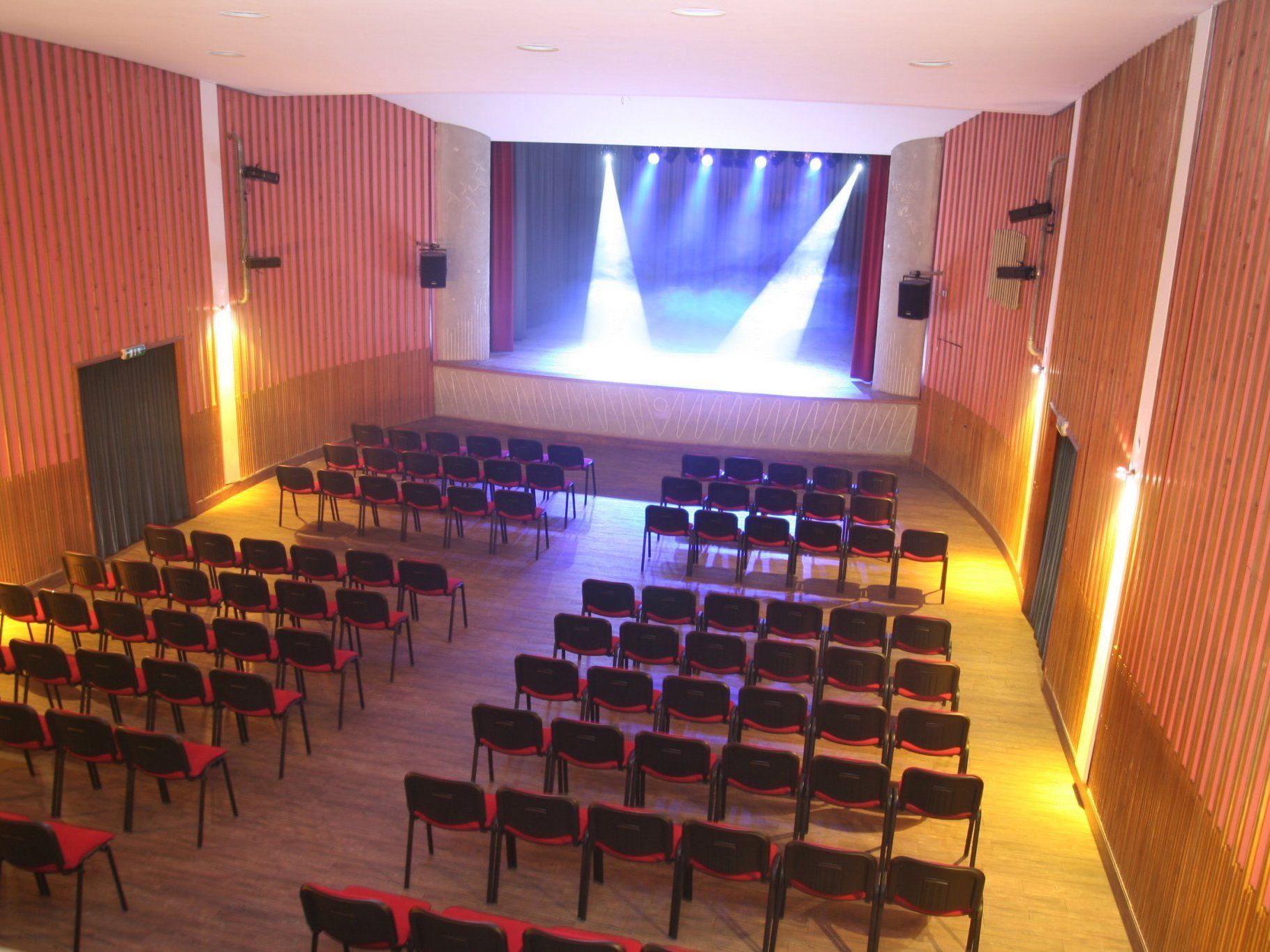 Mehr Infos zur Kulturbühne Schruns auf der neuen Homepage unter www.kulturbuehne-schruns.at Mehr Infos zur Kulturbühne Schruns auf der neuen Homepage unter www.kulturbuehne-schruns.at