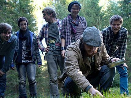 One Way Trip: Noch ahnen die Jugendlichen nicht, dass ihr Roadtrip bald zum Horrortrip wird One Way Trip: Noch ahnen die Jugendlichen nicht, dass ihr Roadtrip bald zum Horrortrip wird