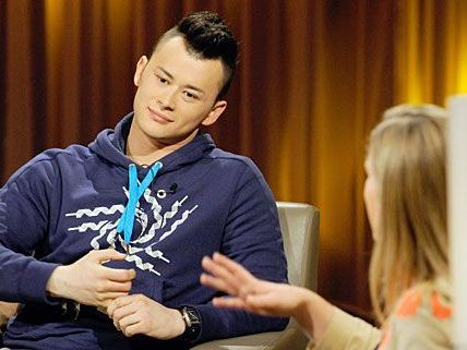 Beim Club 2 diskutierten Trackshittaz-Bandmitglied Lukas Plöchl und Studentin Iris Schwarzenbacher übers Popowackeln Beim Club 2 diskutierten Trackshittaz-Bandmitglied Lukas Plöchl und Studentin Iris Schwarzenbacher übers Popowackeln