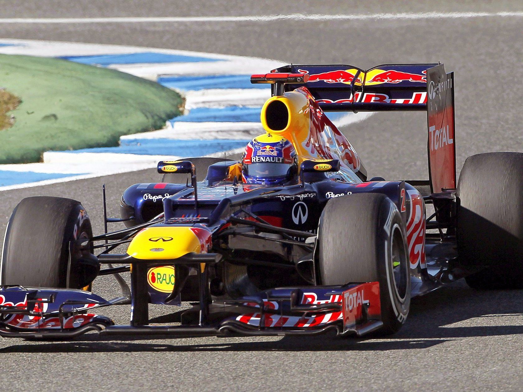 Red Bull ist auch 2012 wieder der große Favorit auf beide WM-Titel. Red Bull ist auch 2012 wieder der große Favorit auf beide WM-Titel.