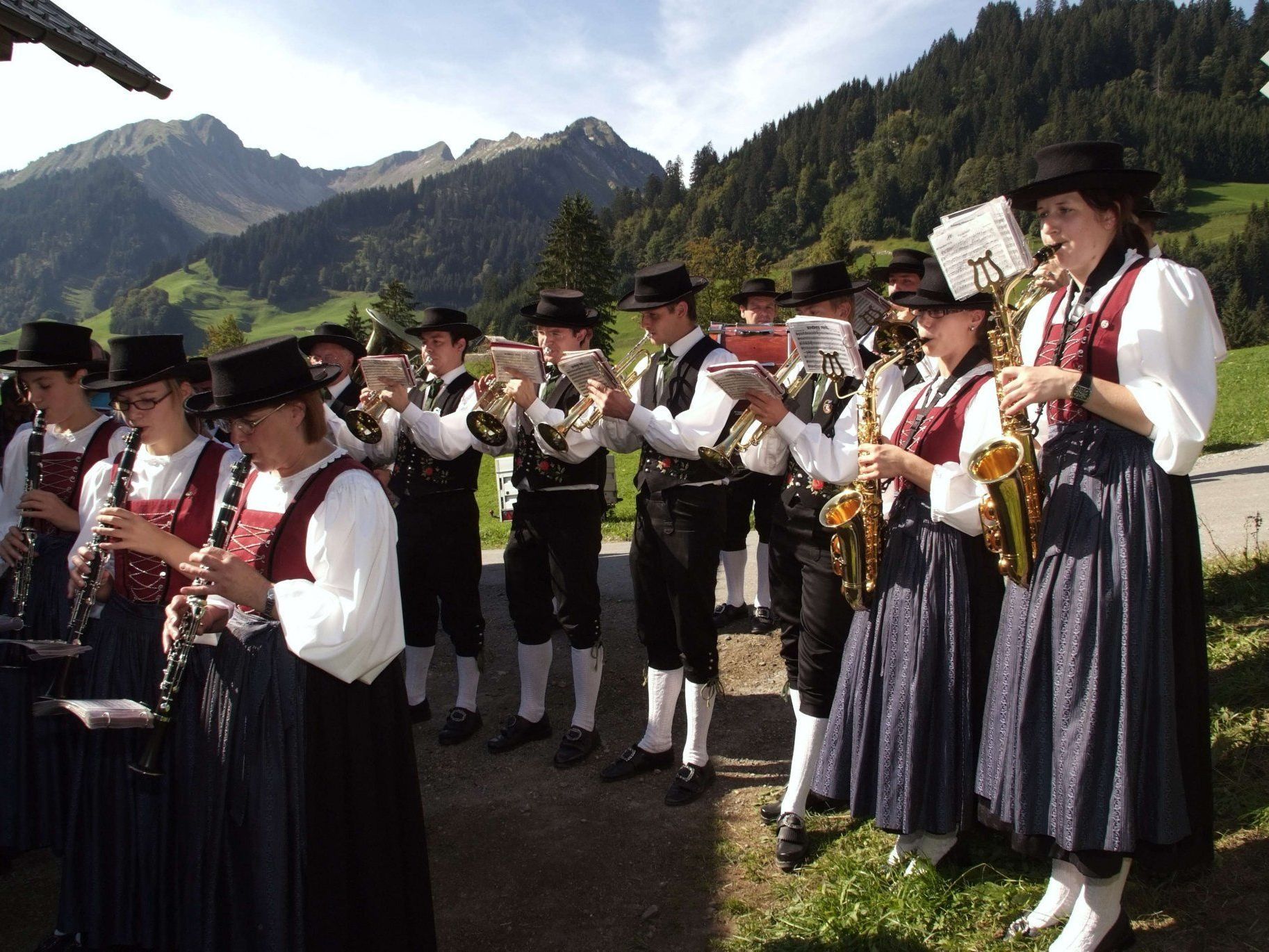 Die Trachtenkapelle Fontanella lädt zum traditionellen Osterkonzert. Die Trachtenkapelle Fontanella lädt zum traditionellen Osterkonzert.