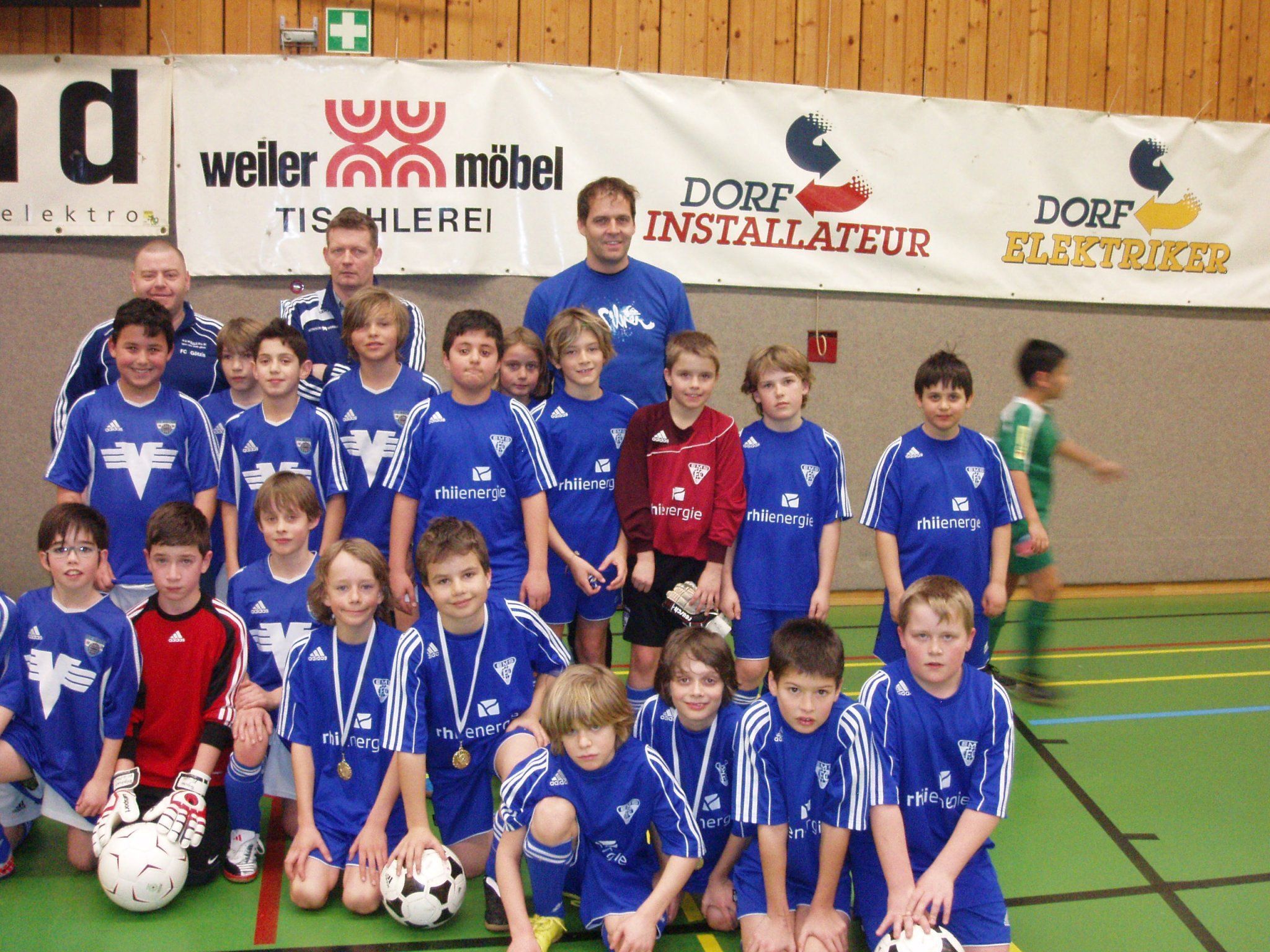Die Trainer Klaus Irninger und Reinhard Heel mit ihren Schützlingen aus der Schweiz Die Trainer Klaus Irninger und Reinhard Heel mit ihren Schützlingen aus der Schweiz