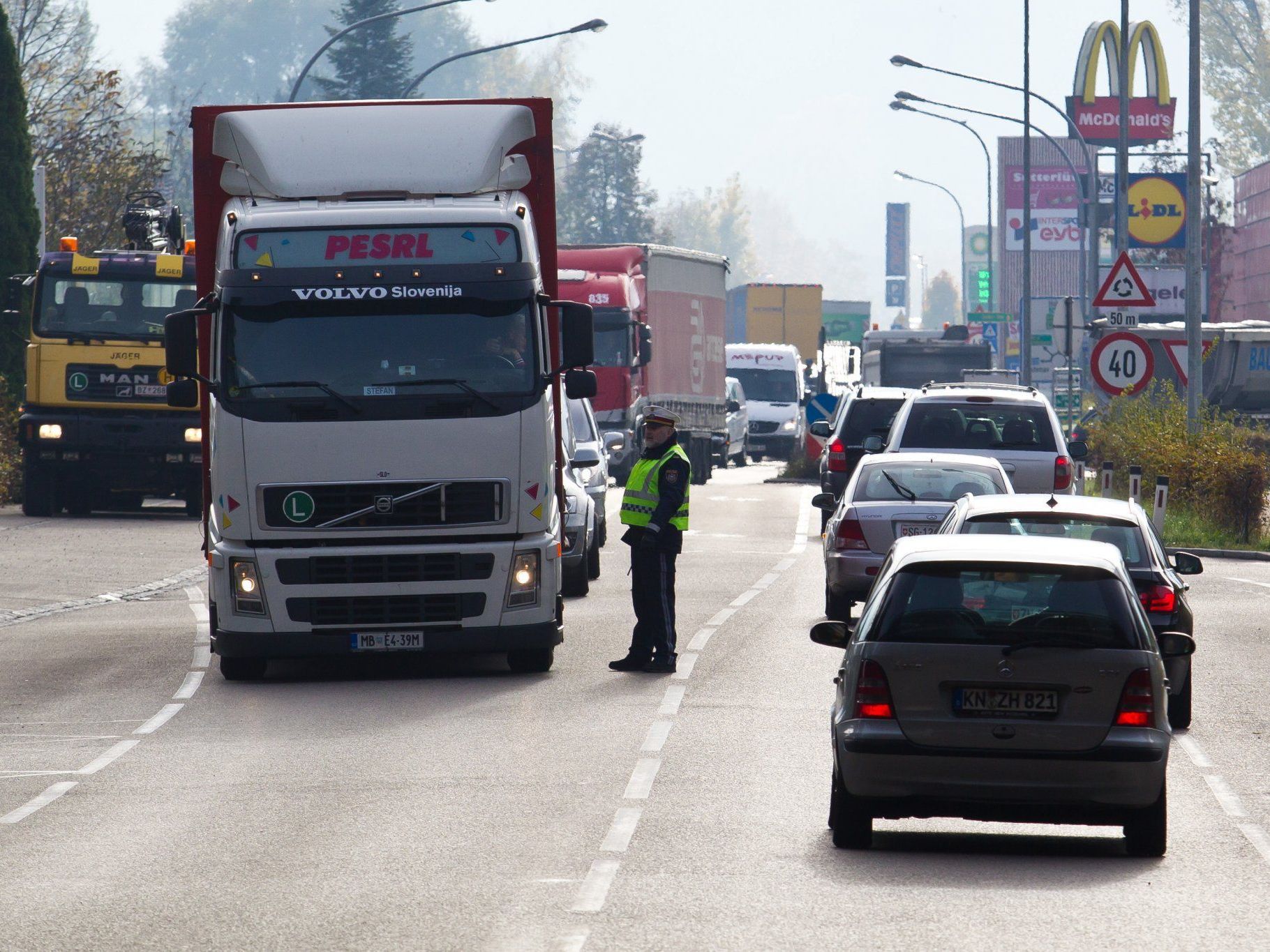 Ärgernis Verkehr: In Lustenau gehen derzeit die Wogen hoch. Ärgernis Verkehr: In Lustenau gehen derzeit die Wogen hoch.