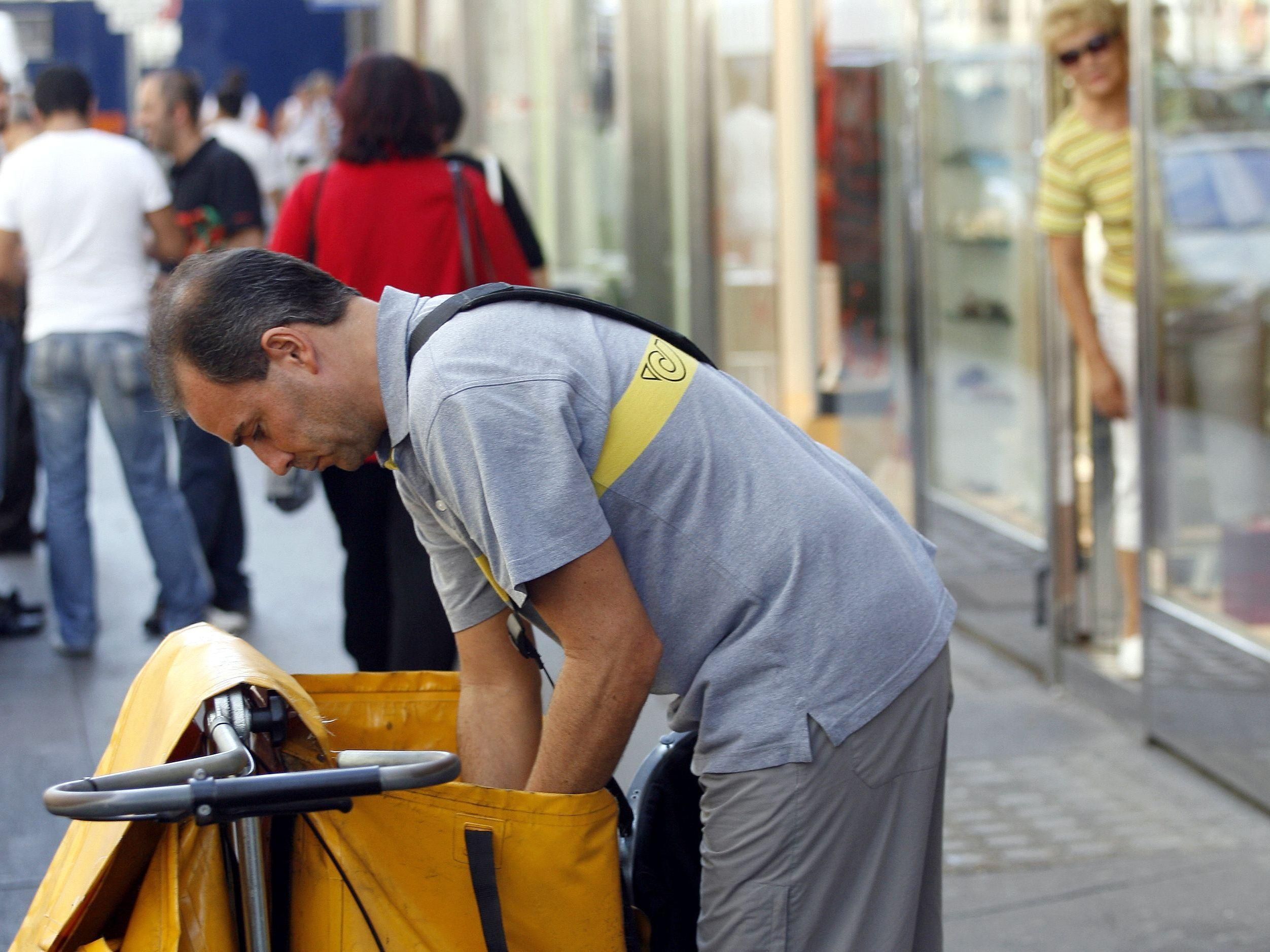 Die Post will Stechuhren für die Austräger einführen. Die Post will Stechuhren für die Austräger einführen.