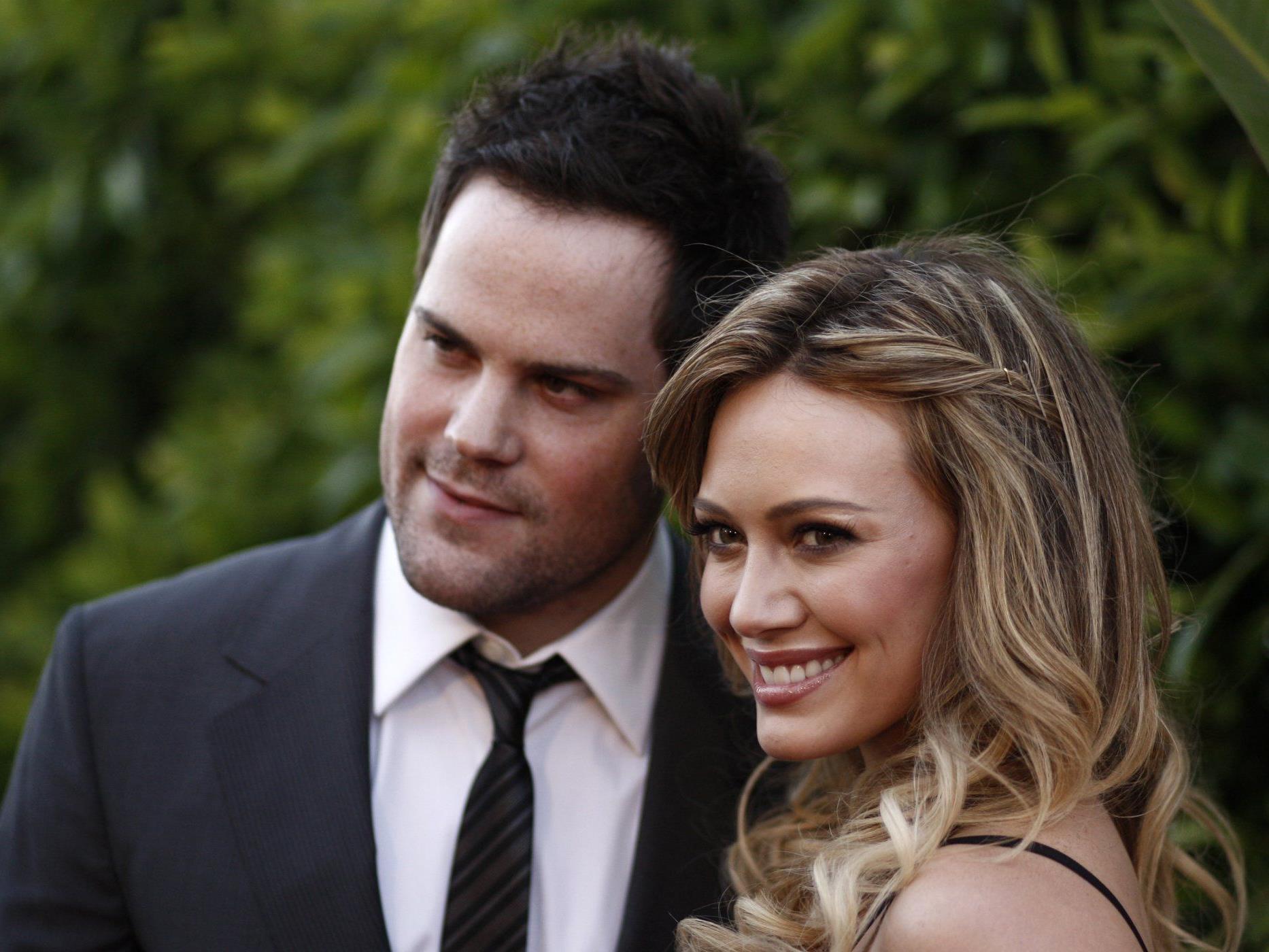 Mitte August, pünktlich zum ersten Hochzeitstag mit Mike Comrie, hatte Hilary Duff ihre Schwangerschaft bekanntgegeben. Mitte August, pünktlich zum ersten Hochzeitstag mit Mike Comrie, hatte Hilary Duff ihre Schwangerschaft bekanntgegeben.