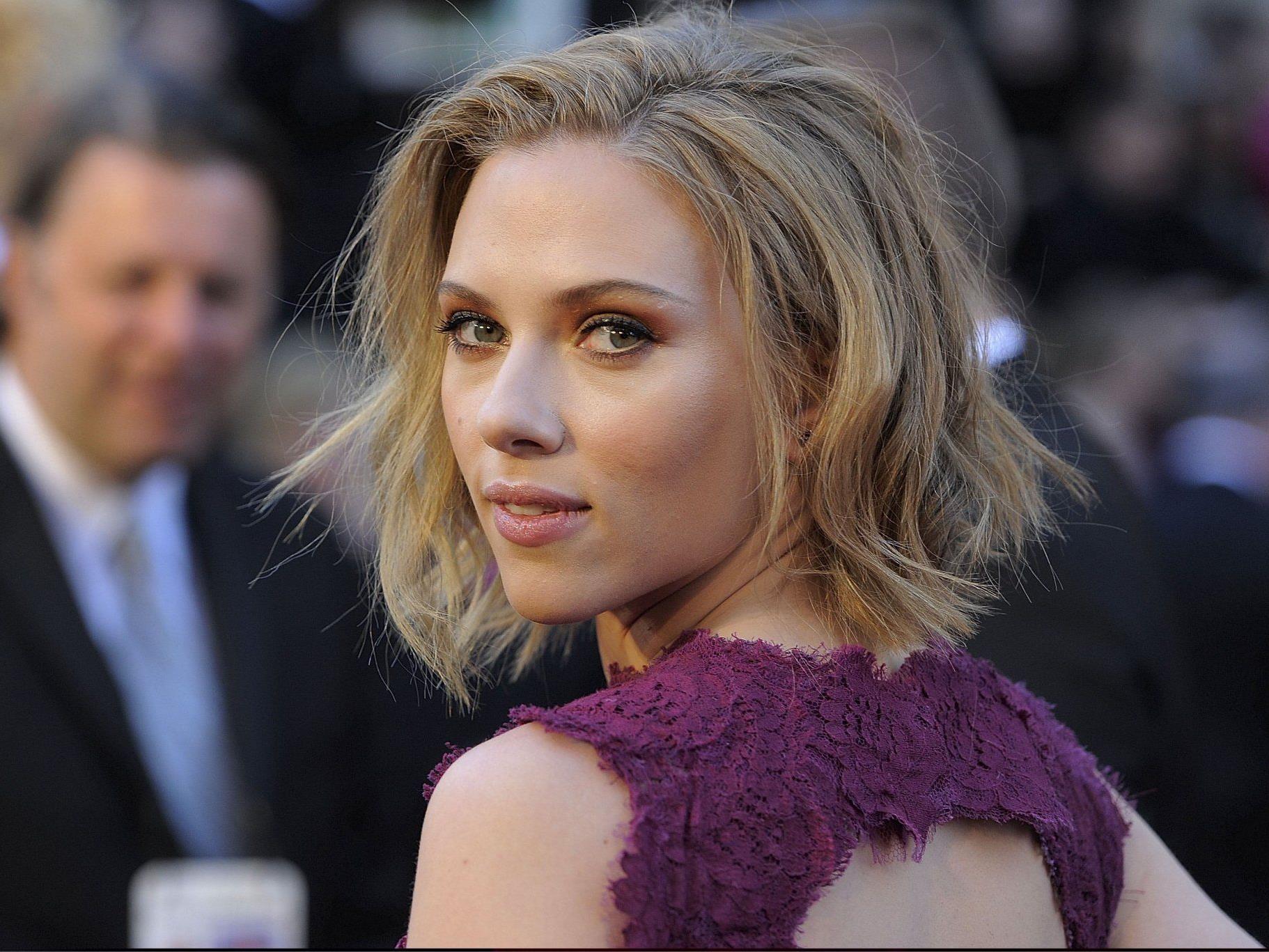 Im September vergangenen Jahres tauchten Nacktfotos von Scarlett Johansson im Netz auf. Im September vergangenen Jahres tauchten Nacktfotos von Scarlett Johansson im Netz auf.
