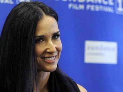 Demi Moore verschiebt ihren Rehab-Aufenthalt und macht erst einmal Urlaub.