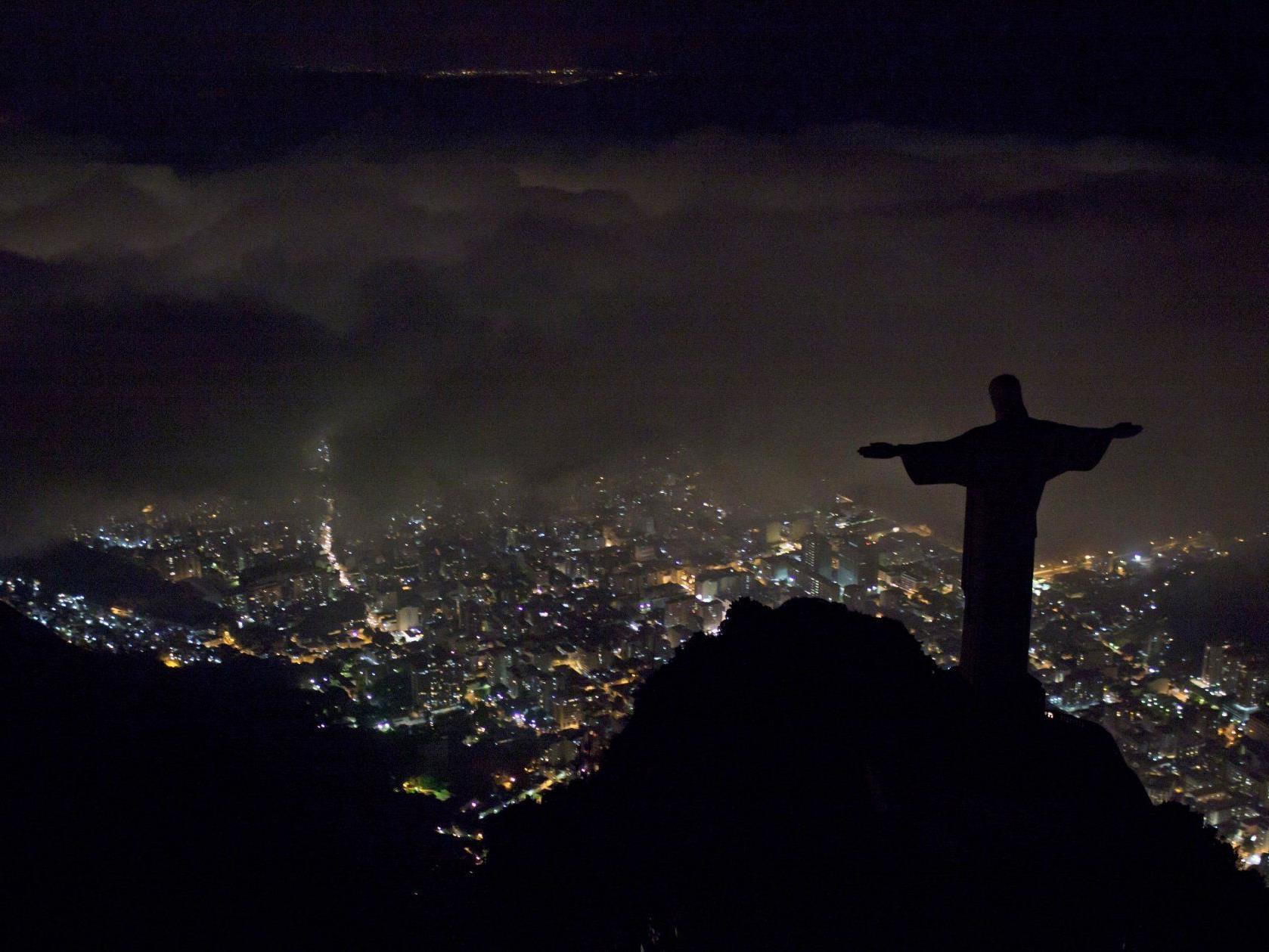 Weltweit werden bei tausenden Wahrzeichen, wie hier in Rio de Janeiro, für eine Stunde die Lichter ausgehen.