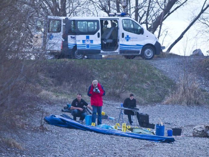 Tragisches Flugzeugunglück - die Absturzstelle Tragisches Flugzeugunglück - die Absturzstelle