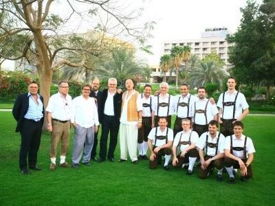 Die Bezauer Dorfmusikanten mit ihren Gastgebern Die Bezauer Dorfmusikanten mit ihren Gastgebern