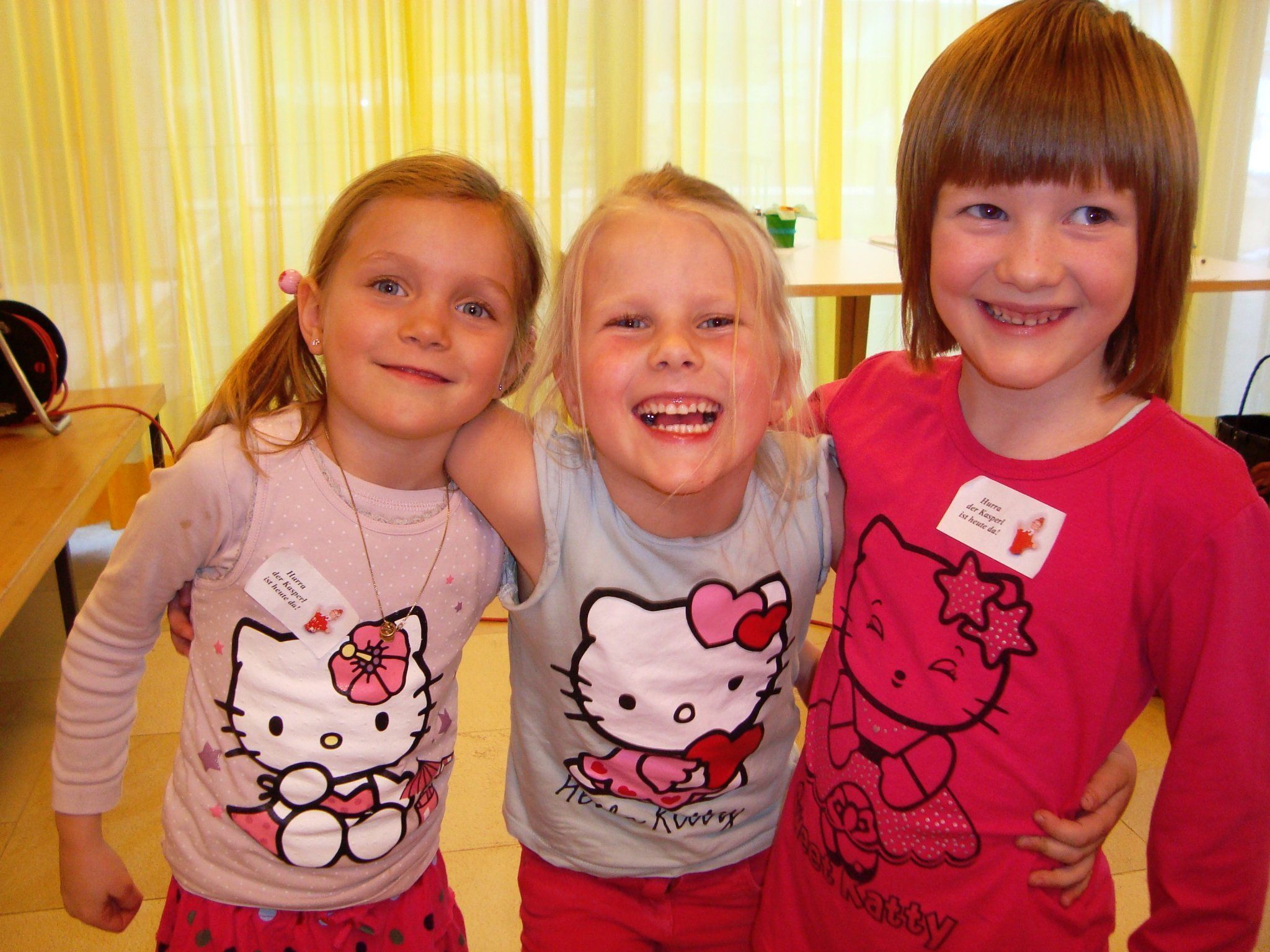 Glückliche Kinderaugen beim Kasperltheater in Bezau Glückliche Kinderaugen beim Kasperltheater in Bezau