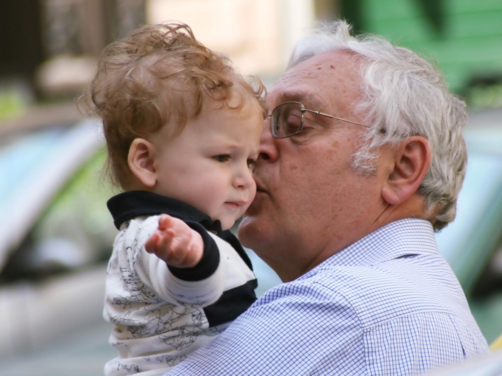 FPÖ fordert mehr Recht für Großeltern