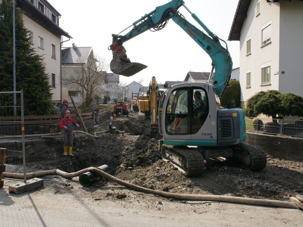 In der Schwabengasse werden bereits die Baggerarbeiten für den Leitungstausch durchgeführt. In der Schwabengasse werden bereits die Baggerarbeiten für den Leitungstausch durchgeführt.