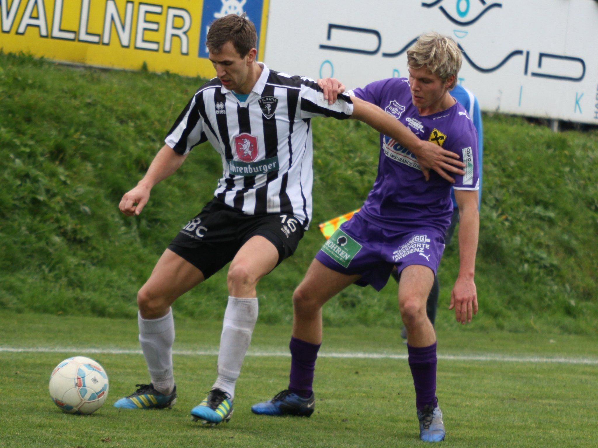 Endlich erwacht der Unterhaus-Fußball vom Winterschlaf und es geht wieder um Punkte. Endlich erwacht der Unterhaus-Fußball vom Winterschlaf und es geht wieder um Punkte.