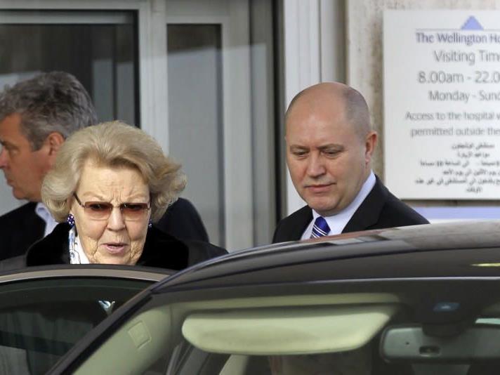 Königin Beatrix vor dem Wellington Hospital