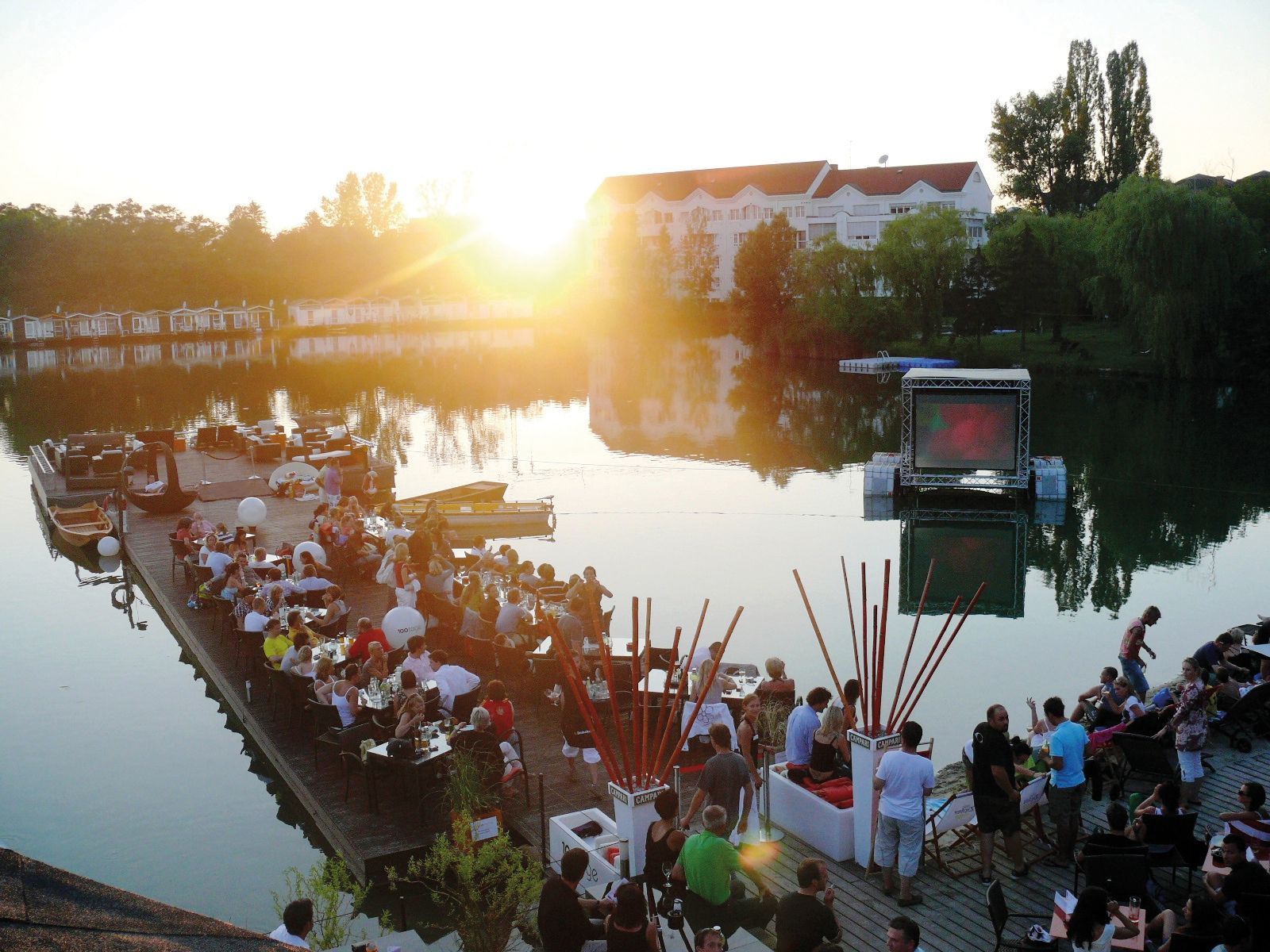 100 Tage Sommer will Brunn/Gebirge bis 1. September zählen 100 Tage Sommer will Brunn/Gebirge bis 1. September zählen
