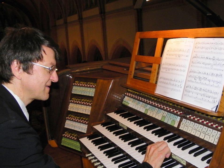 Orgelvirtuose Prof. Helmut Binder
