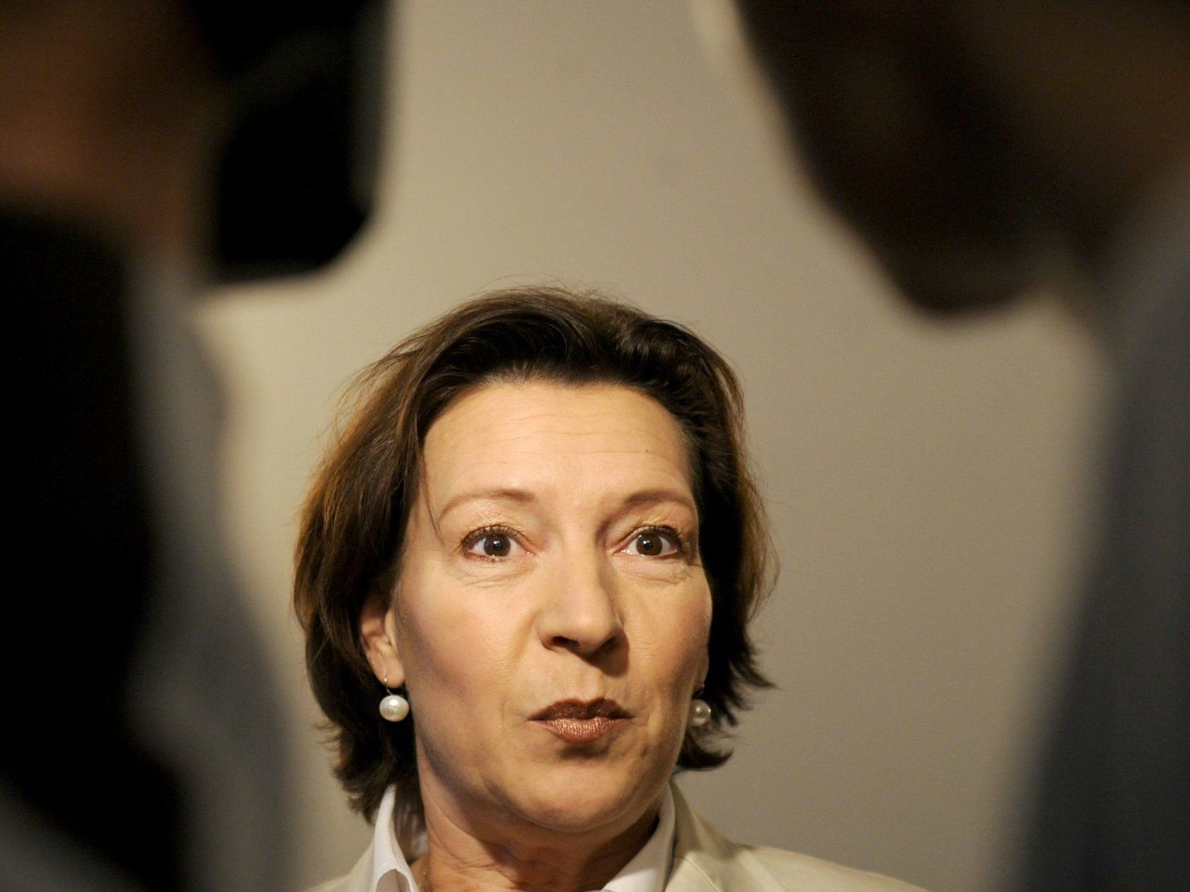 Heinisch-Hosek ortet weiterhin "ordentlich Diskussionsbedarf", laut Karl soll es im Herbst ein Familienrechts-"Paket" geben. Heinisch-Hosek ortet weiterhin "ordentlich Diskussionsbedarf", laut Karl soll es im Herbst ein Familienrechts-"Paket" geben.