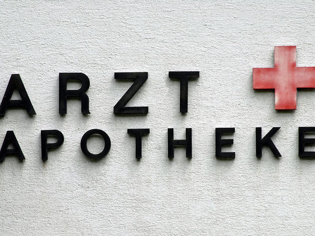 Die Ordination von Dr. Sander wird ab Ostermontag etwa eineinhalb Wochen geschlossen sein. Die Ordination von Dr. Sander wird ab Ostermontag etwa eineinhalb Wochen geschlossen sein.