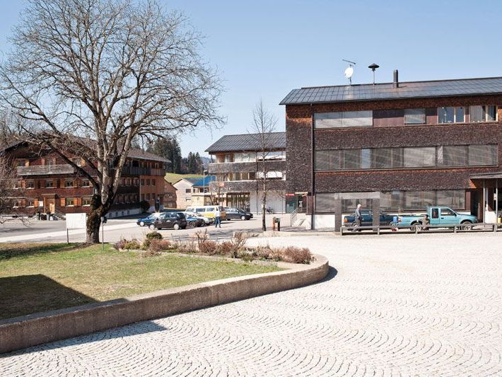 Die neue Mitte - Kirchplatz und Dorfplatz Die neue Mitte - Kirchplatz und Dorfplatz