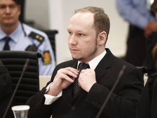 Breivik zeigt vor Gericht keine Reue für seine Tat. Breivik zeigt vor Gericht keine Reue für seine Tat.