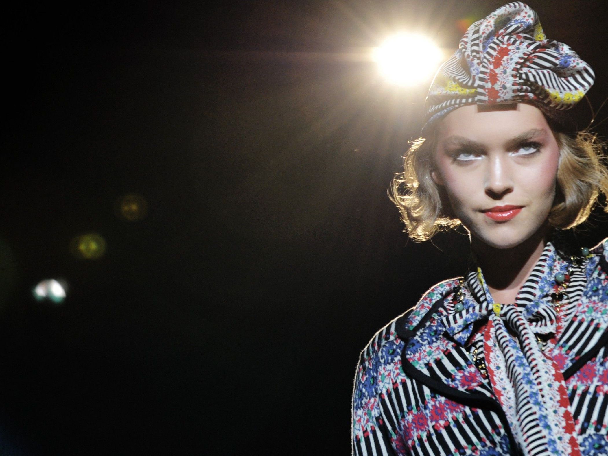 Der Retro-Look mit roten Schmollippen erobert die Laufstege. Der Retro-Look mit roten Schmollippen erobert die Laufstege.