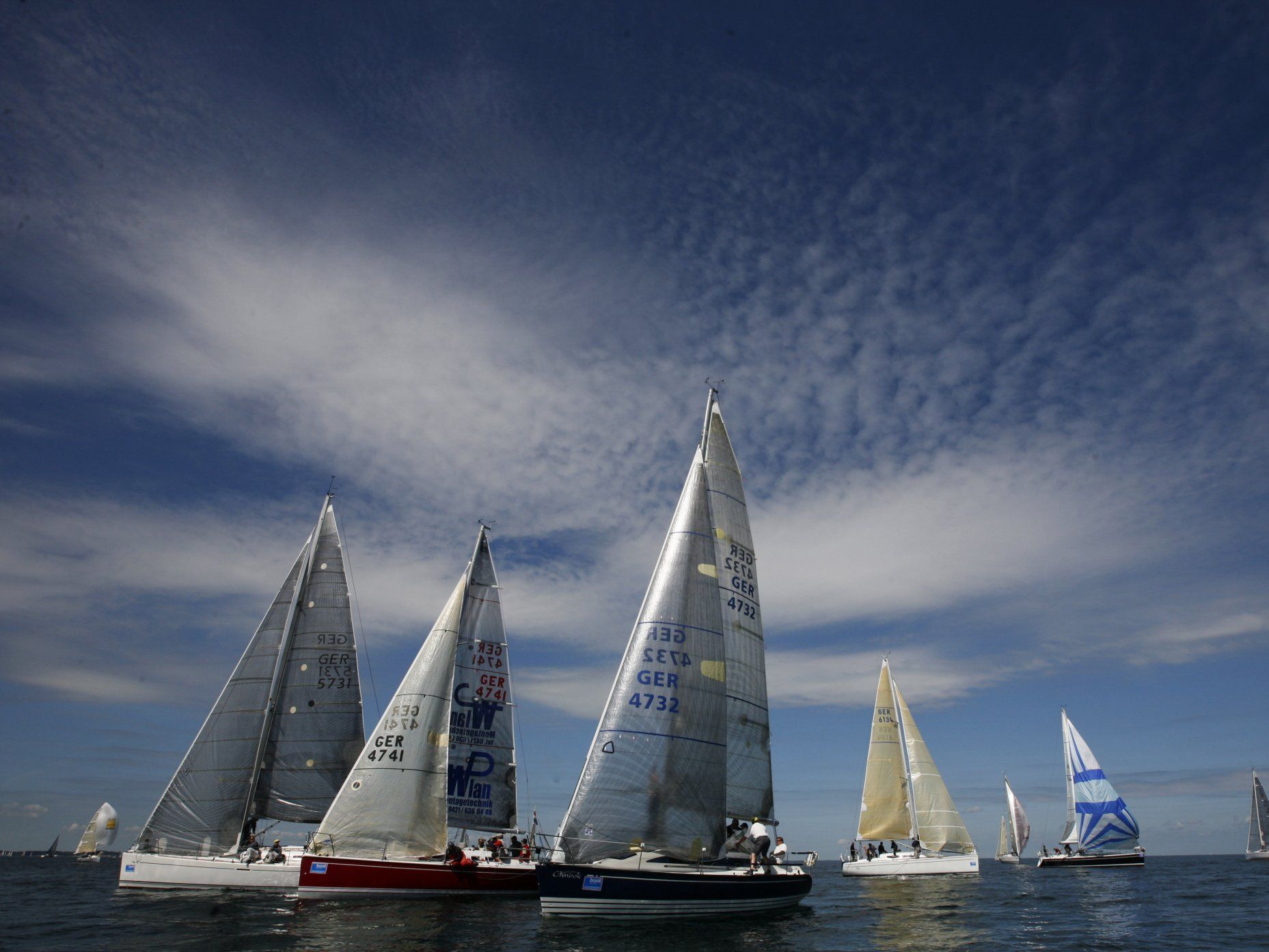 Segeljacht könnte mit größerem Schiff zusammengestoßen sein Segeljacht könnte mit größerem Schiff zusammengestoßen sein