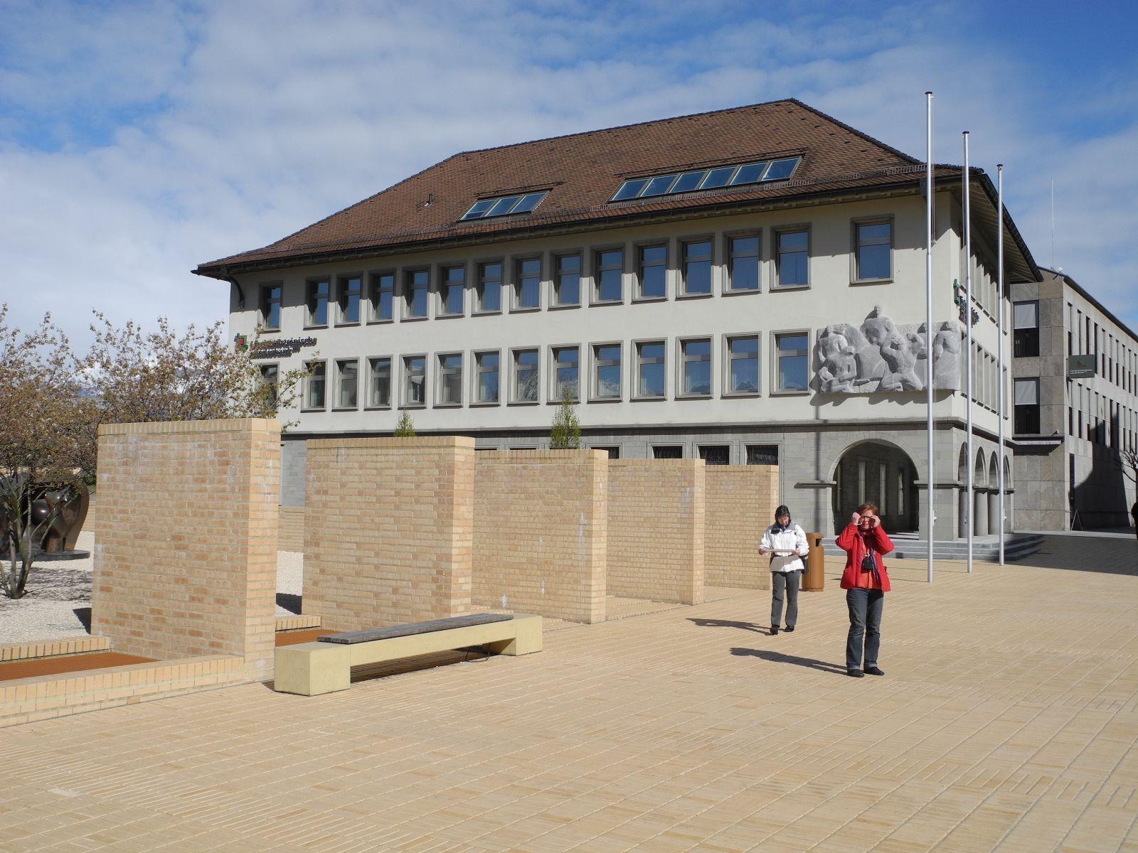 Die Liechtensteinische Landesbank hat ihren Sitz im Regierungsviertel