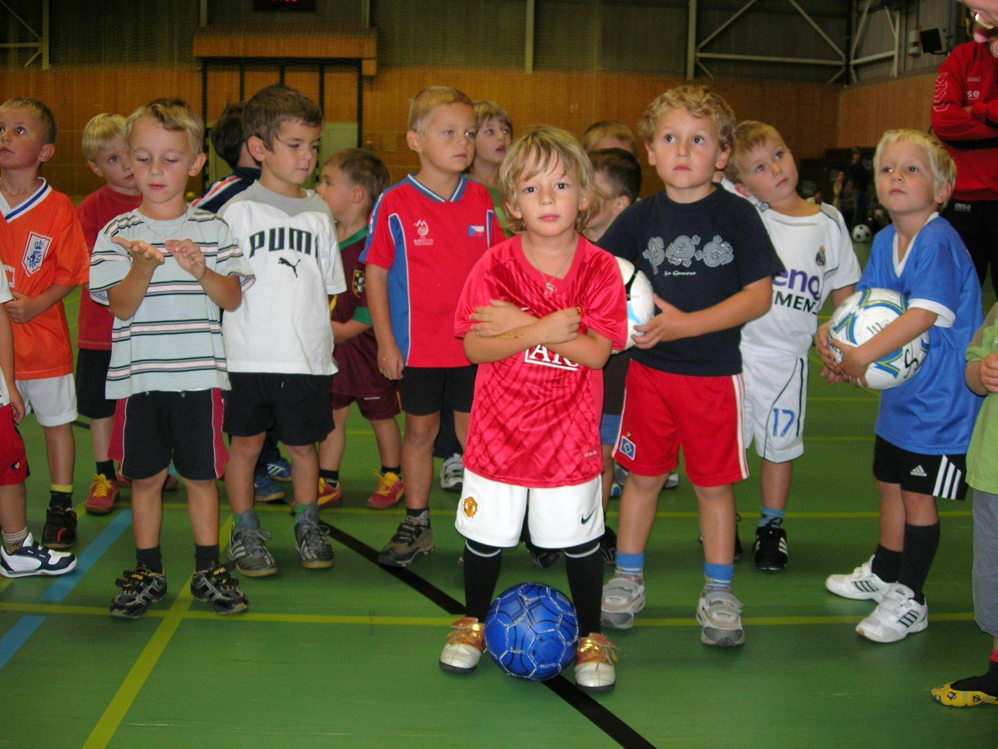 Bei den Kursen erfahren die Teilnehmer alles über das Konzept der Mini-Ballschule.
