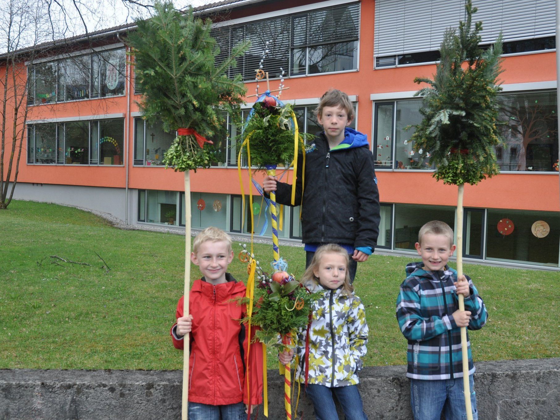 Viele Kinder waren bei der traditionellen Palmweihe in Sulz dabei.