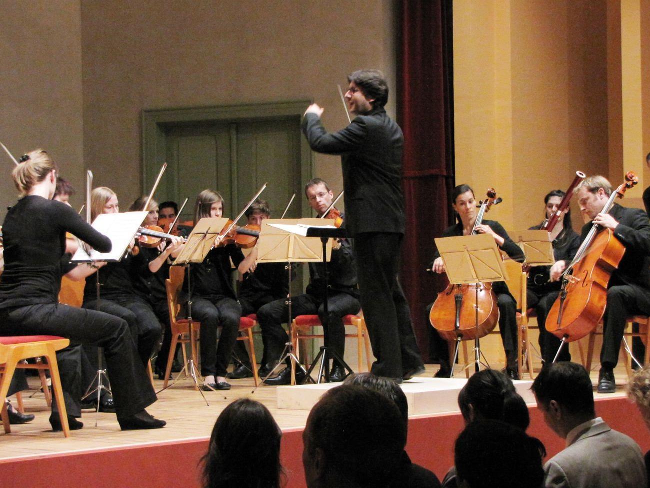 Das Kammerorchester der „tonart sinfonietta“ wird die "Emsiana" musikalisch eröffnen.