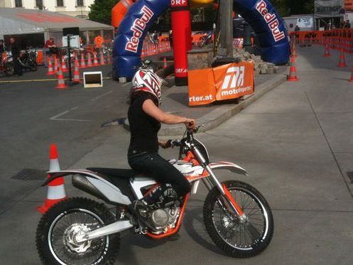 Safe und Action? Kein Widerspruch bei SafeBike! Safe und Action? Kein Widerspruch bei SafeBike!