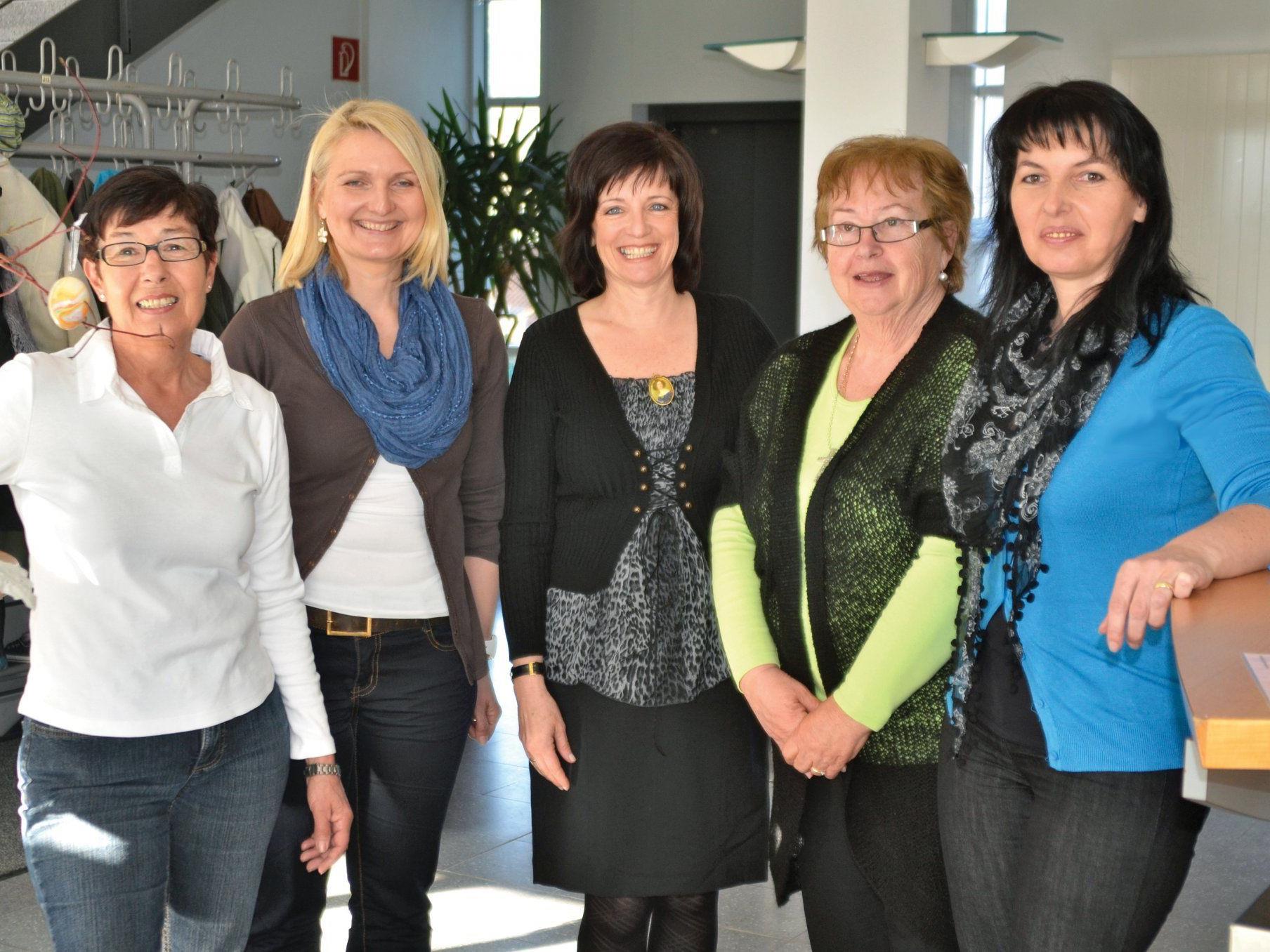 Das Impuls-Team V.l.: Elfriede Nußbaum, Elke Sieber, Erika Walch, Maria Ender und Petra Gapp; nicht auf dem Foto: Uli Mähr und Sonja Gasser.