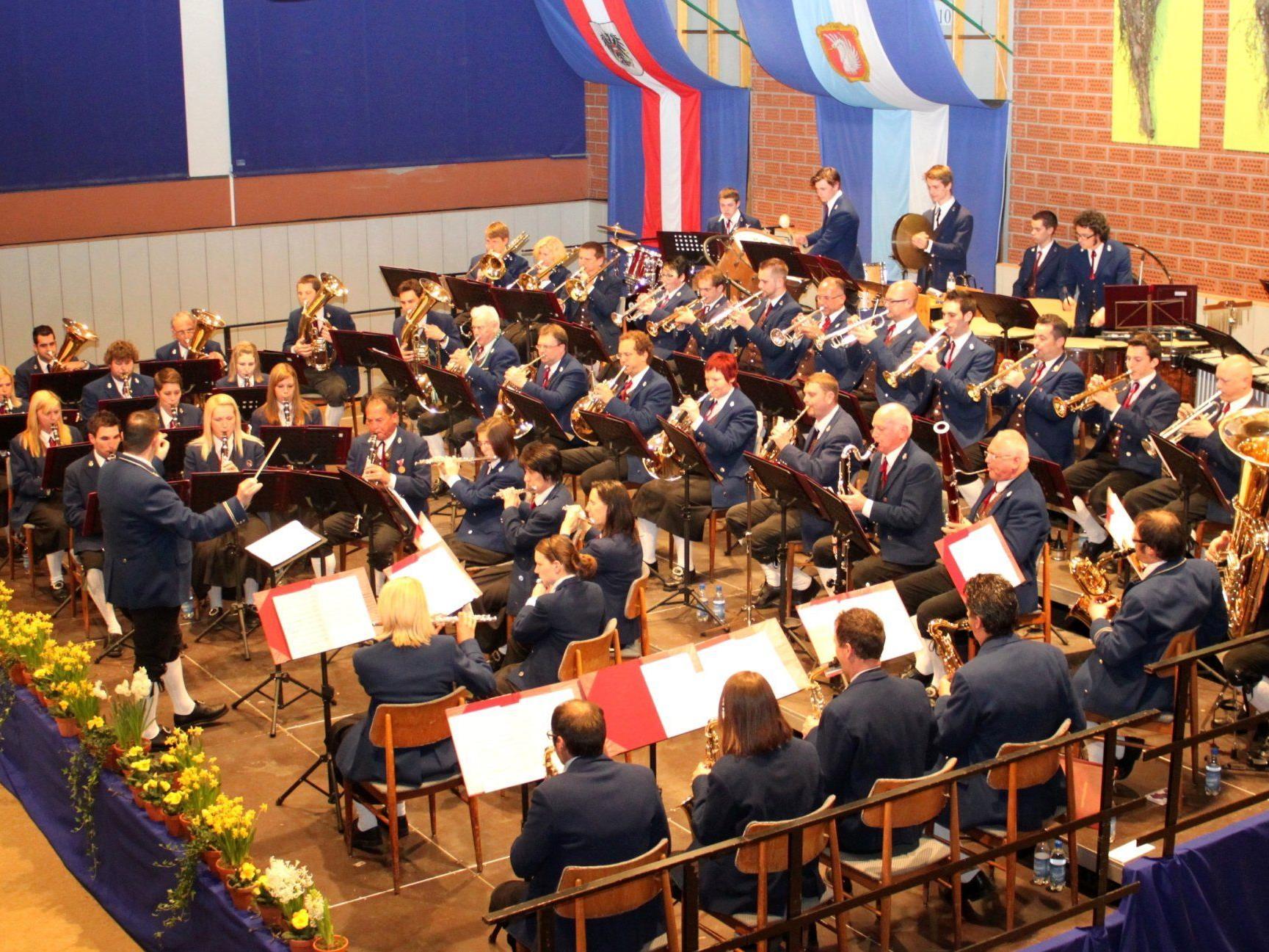 Musikverein Lochau lädt zum „Konzert zur Frühlingszeit“ in die Sporthalle.
