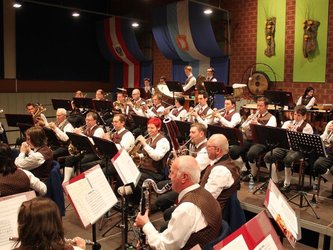 Großartiges Frühlingskonzert des Musikvereines Lochau im Konzertsaal Sporthalle. Großartiges Frühlingskonzert des Musikvereines Lochau im Konzertsaal Sporthalle.