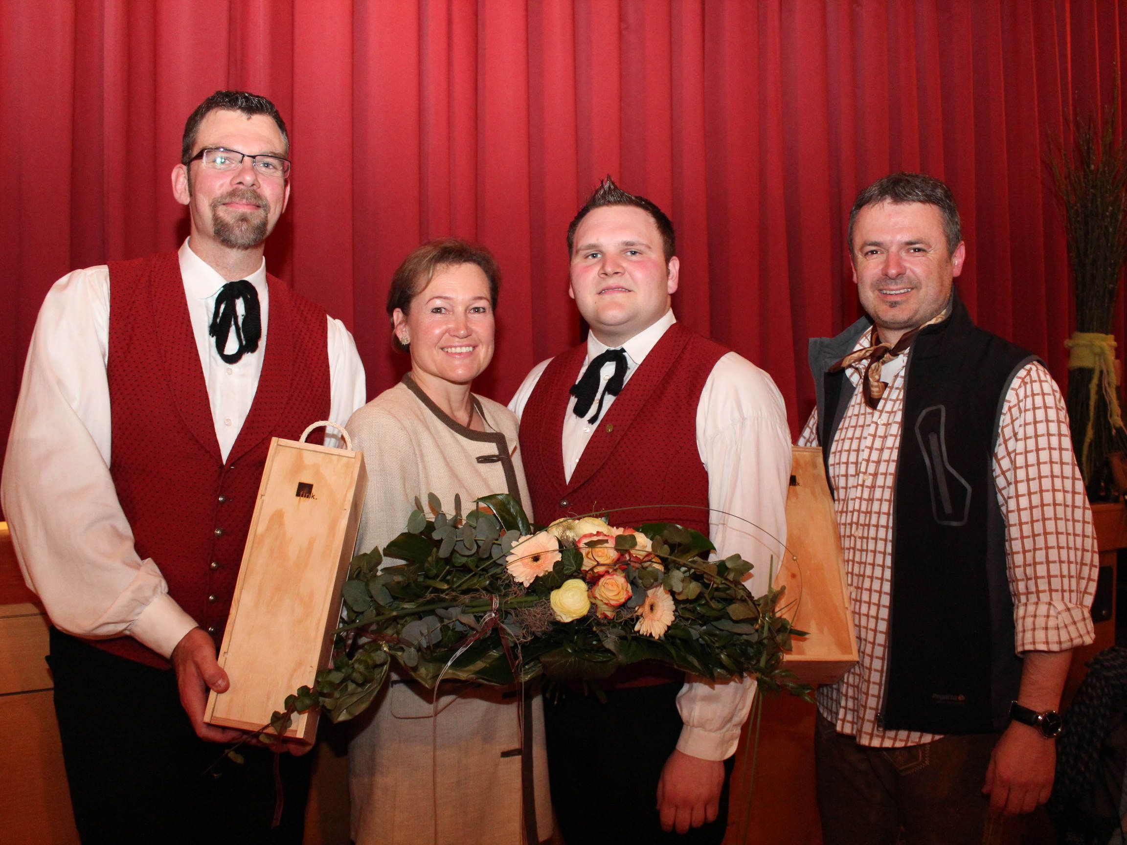 Klaus Greiderer, Birgit Giselbrecht-Plankel, Michael Lenz und „Bergführer“ Walter Moosbrugger. Klaus Greiderer, Birgit Giselbrecht-Plankel, Michael Lenz und „Bergführer“ Walter Moosbrugger.