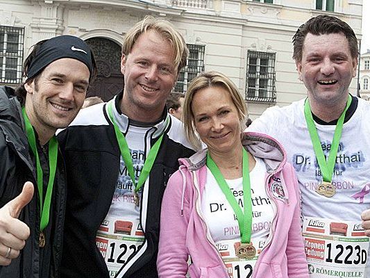 Glückliches Team Matthai nach dem Vienna City Marathon Glückliches Team Matthai nach dem Vienna City Marathon