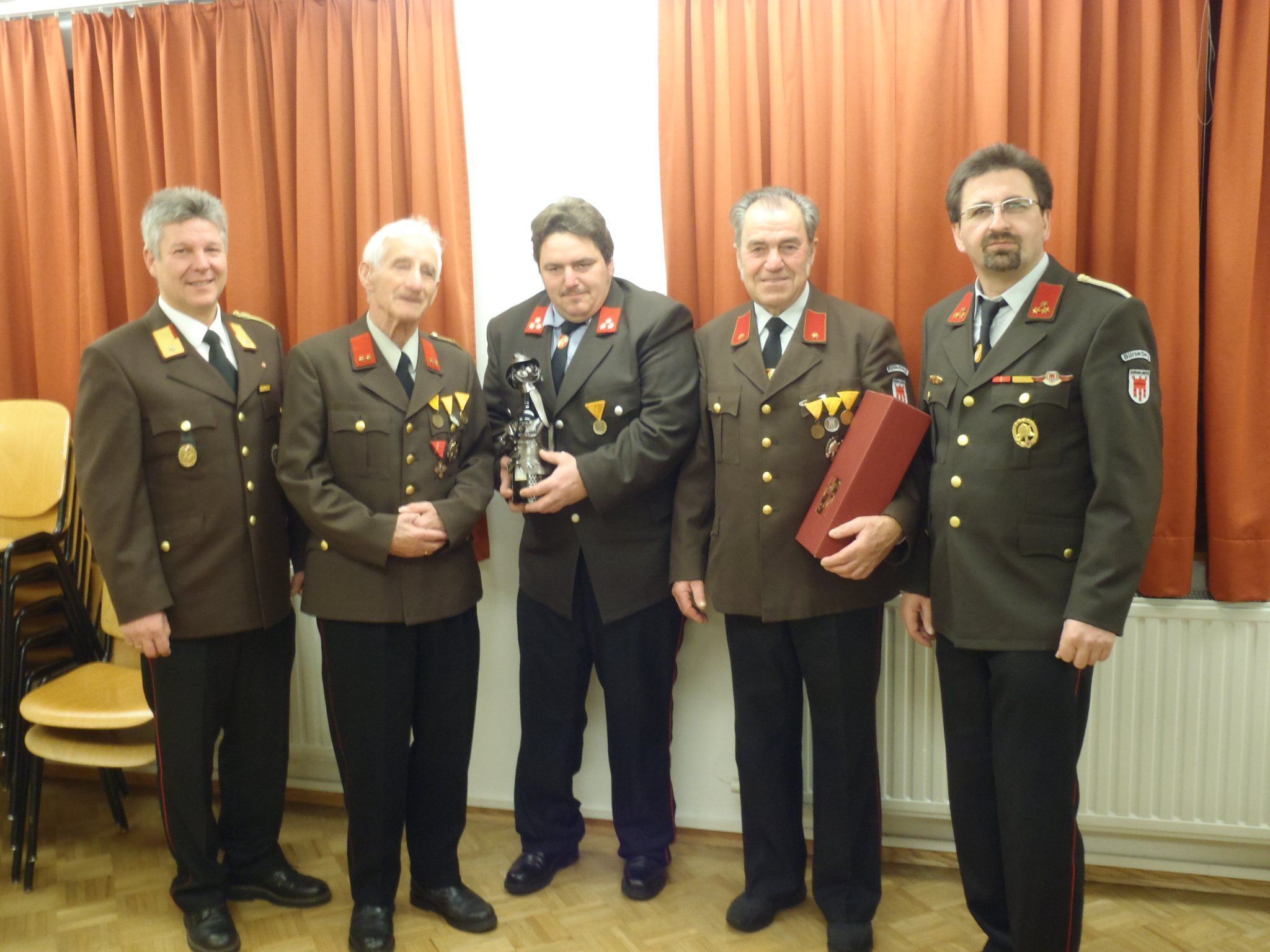 AFK Oberhauser, Ehrenkommandant Schallert, Neier Michae (25 Jahre)l, Neier Ernst, Kdt. Wehinger AFK Oberhauser, Ehrenkommandant Schallert, Neier Michae (25 Jahre)l, Neier Ernst, Kdt. Wehinger