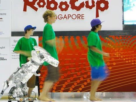 Beim RoboCupJunior treffen sich Jungprogrammierer aus ganz Europa