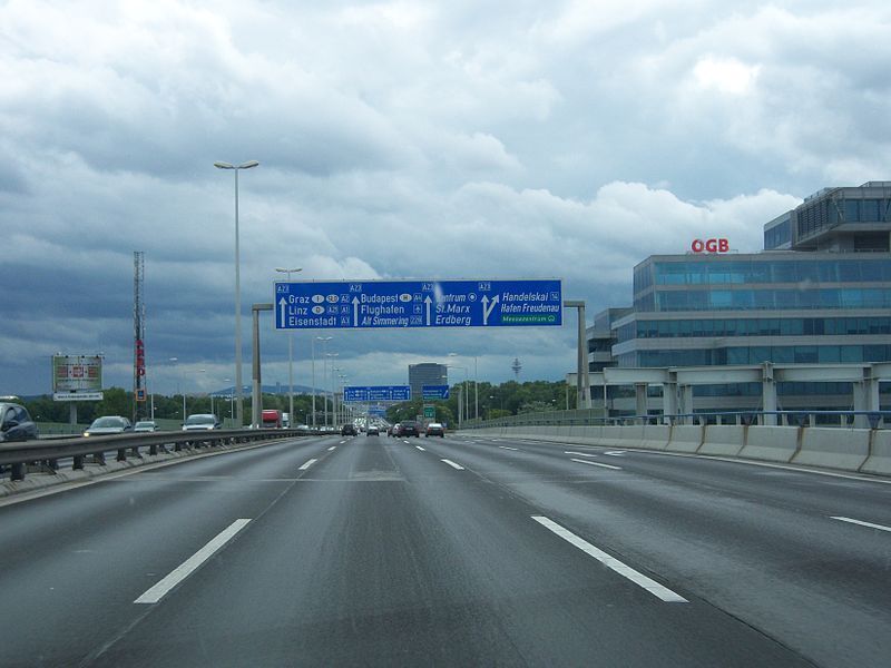 Am Dienstagnachmittag sorgte ein Unfall auf der A23 für erheblichen Stau. Am Dienstagnachmittag sorgte ein Unfall auf der A23 für erheblichen Stau.