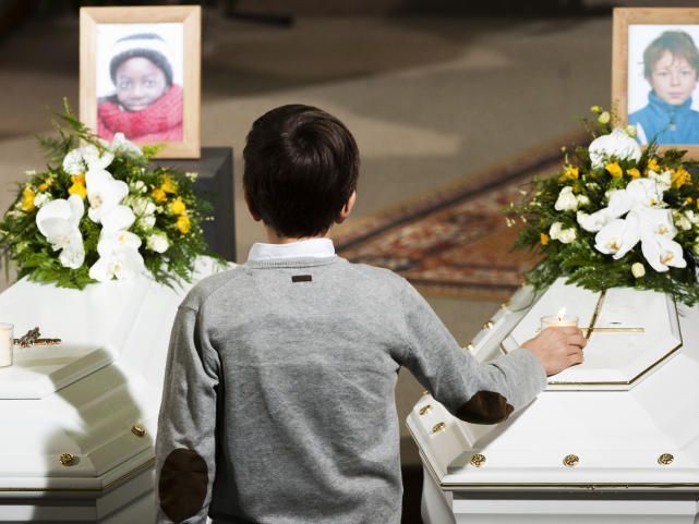 Belgien trauert um seine toten Kindern Belgien trauert um seine toten Kindern