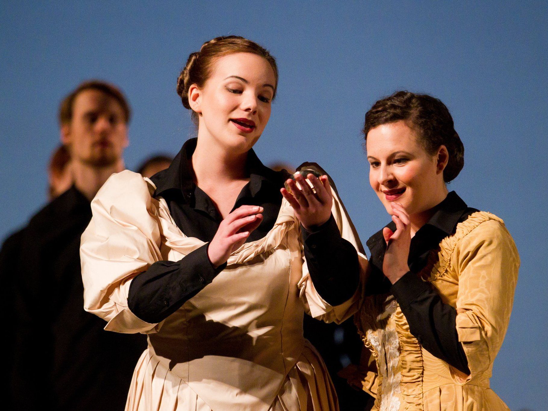 “Dido und Aeneas” im Doppelpack. “Dido und Aeneas” im Doppelpack.