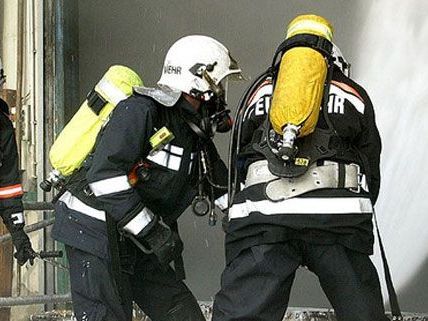 Das Feuer konnte mithilfe aufmerksamer Passanten rechtzeitig unter Kontrolle gebracht werden. Das Feuer konnte mithilfe aufmerksamer Passanten rechtzeitig unter Kontrolle gebracht werden.