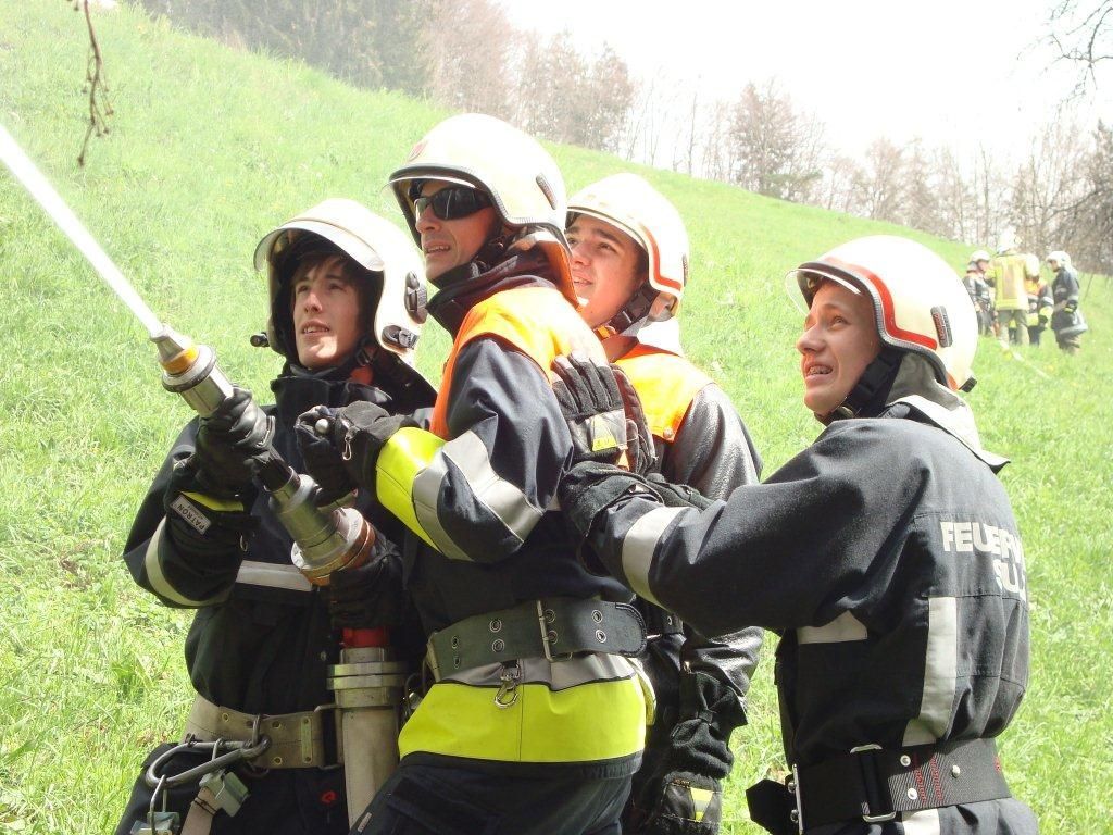 Die angehenden Florianijünger stellten in Viktorsberg ihr Wissen unter Beweis. Die angehenden Florianijünger stellten in Viktorsberg ihr Wissen unter Beweis.