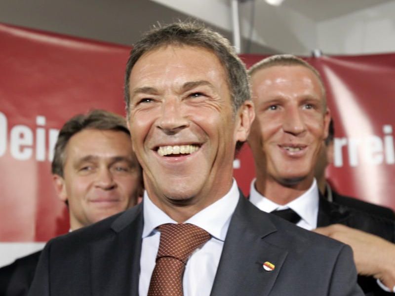 Wer schaut Jörg Haider am ähnlichsten? Das wollen die Festwochen herausfinden. Wer schaut Jörg Haider am ähnlichsten? Das wollen die Festwochen herausfinden.