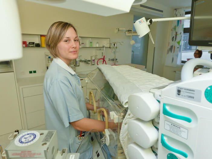 Die Neonatologie verfügt über modernste technische Einrichtungen.