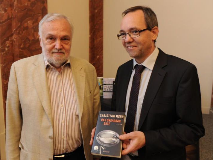 Der neue Literaturpreisträger Christian Mähr gestern Abend mit Günter Wohlgenannt, Gremialvorsteher des Buchhandels Der neue Literaturpreisträger Christian Mähr gestern Abend mit Günter Wohlgenannt, Gremialvorsteher des Buchhandels