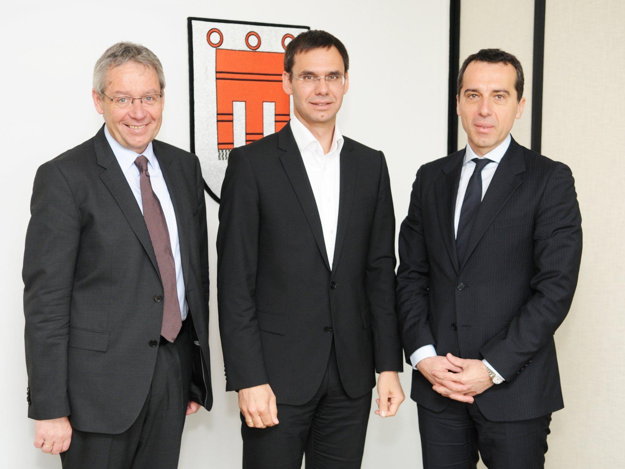 Im Landhaus in Bregenz haben sich LH Wallner und LR Rüdisser mit ÖBB-Vorstandsdirektor Kern ausgetauscht
