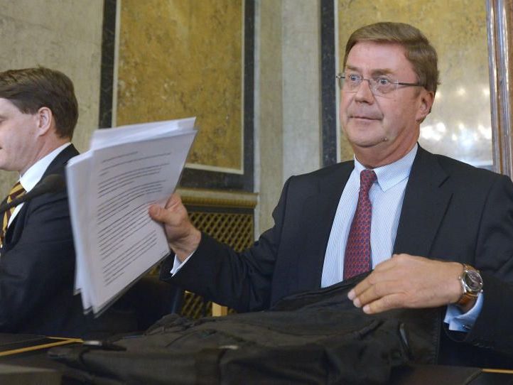 Gegen Petrikovics wird wegen der Zahlungen an den Lobbyisten Peter Hochegger ermittelt Gegen Petrikovics wird wegen der Zahlungen an den Lobbyisten Peter Hochegger ermittelt